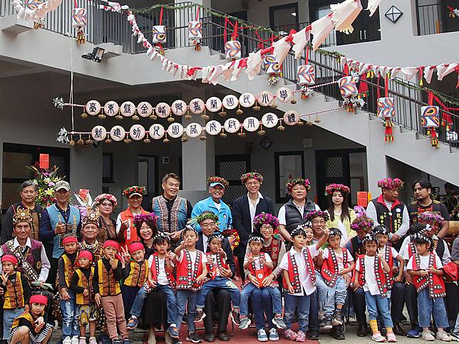 金峰鄉嘉蘭國小新建幼兒園今落成啟用，縣長饒慶鈴希望為部落提供更平價就近的育兒環境。（記者鄭錦晴攝）