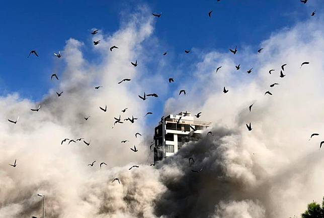 Smoke billows from a building after an Israeli airstrike in the southern suburb of Beirut, Lebanon, Oct. 22, 2024. (Xinhua/Bilal Jawich)