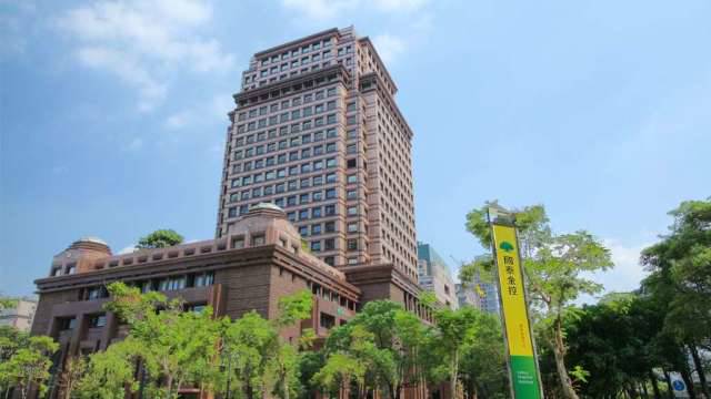 討論牆 | 〈國泰金經濟調查〉景氣展望與消費意願雙回升 股市創高後民眾轉趨謹慎