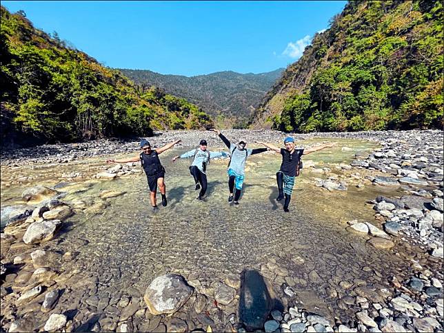 4名嘉義青年經營「OutDoorBoyZ」影音頻道，推廣嘉義美景。(圖：取自「OutDoorBoyZ」臉書)