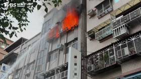 新北市三重區115年8月1日清晨發生嚴重火警，導致一家四口兩人命危。