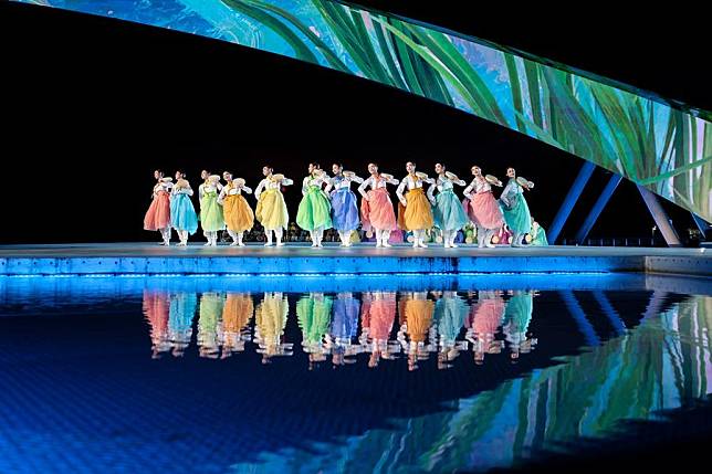 Artists perform during a gala held at the 12th National Traditional Games of Ethnic Minorities of China in Sanya, south China's Hainan Province, Nov. 26, 2024. (Xinhua/Zhang Liyun)