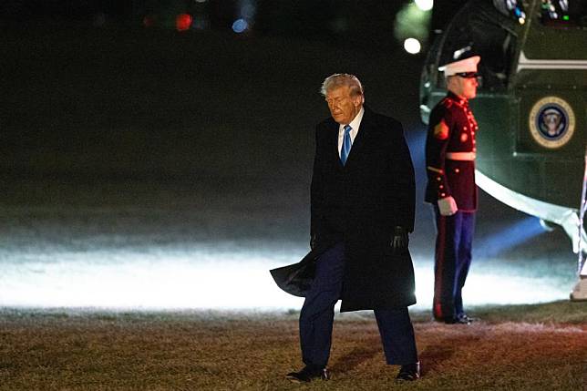 U.S. President Donald Trump walks on the South Lawn upon his return to the White House in Washington D.C., the United States, Feb. 19, 2025. (Xinhua/Hu Yousong)