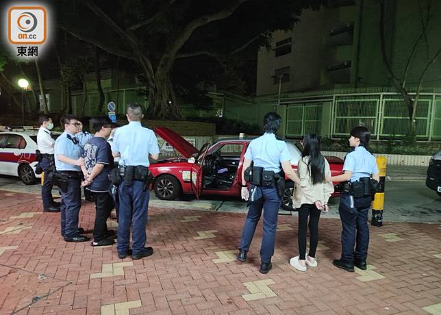 的哥及女友同被捕。