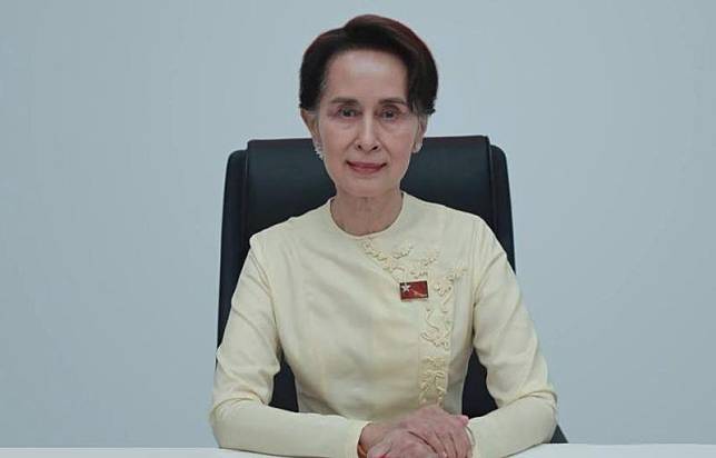 《法新社》報導，緬甸軍政府發言人稱翁山蘇姬「煽動叛亂」、「違反防疫」罪名成立，遭判處4年有期徒刑。（翻攝NLD Chair臉書專頁）