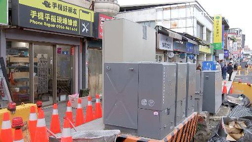 獨家／2米電箱設店門口 手機行業者無言：生意怎做 | 三立新聞網 | LINE TODAY