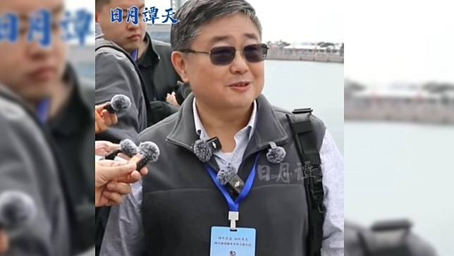 退役艦長呂禮詩到中國艦艇上大讚解放軍，引發台灣網友憤怒。翻攝林智群臉書