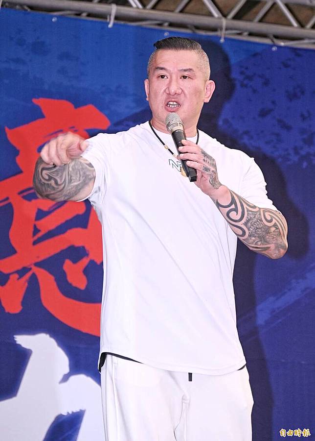 「館長」陳之漢宣講。(記者方賓照攝)