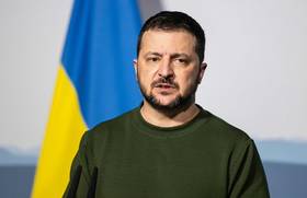 英國金融時報引述消息人士的話報導，烏克蘭總統澤倫斯基，迫於壓力，很可能會在今年5月進行總統大選，同時一併舉行俄烏和平協議公投。