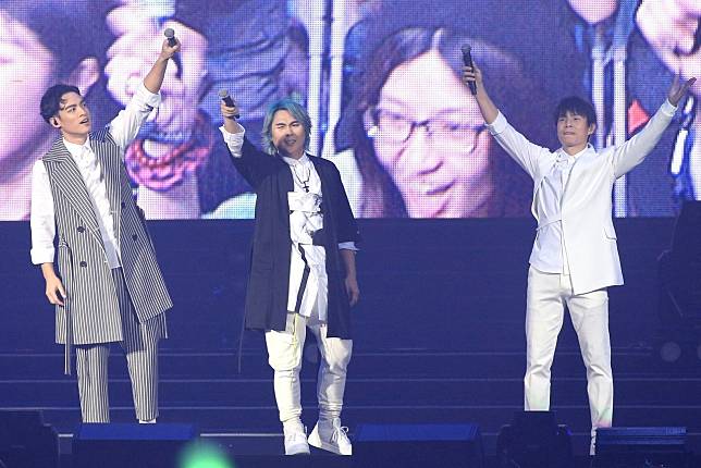 許孟哲（左起）、王仁甫和孫協志無預警宣布演唱會結束。記者林伯東／攝影
