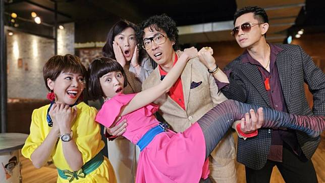 馬念先客串《愛的榮耀》，和演員王瞳、姚黛瑋、黃錦雯、曾子益對戲。（民視提供）