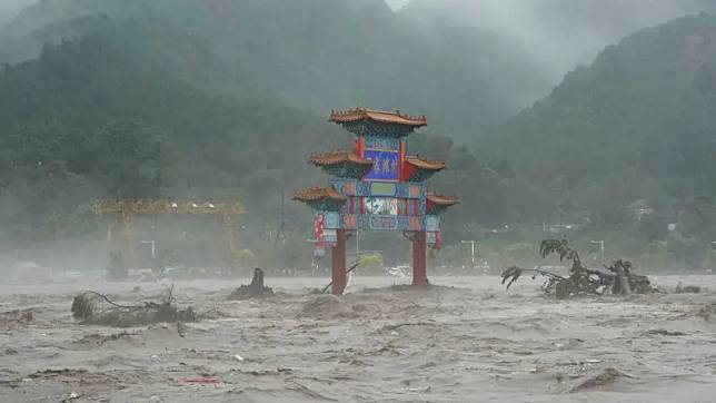 ▲杜蘇芮颱風剛給中國多地帶來嚴重災情，緊接著卡努颱風的動態也讓中國沿海省份繃緊神經。圖為北京。（圖／美聯社／達志影像）