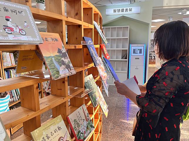 世賢圖書館優化　引進智慧還書架與24小時預約取書服務