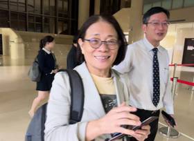 桃檢偵辦中科院標案外洩案，全案偵結今天依洩密、背信未遂等罪起訴中科院技術師林睿彬等4人，達運光電董座陳碧霜（左）遭檢求刑1年6月徒刑。記者陳恩惠／攝影