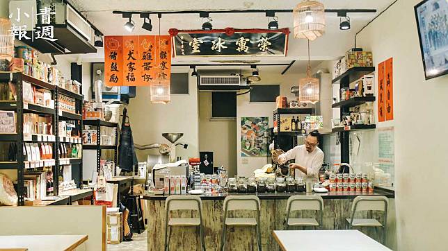 榮寓冰室店主Ricky，結合茶餐廳與精品咖啡館，打造在台港兩地都見不到的獨特風格。（攝影 / PJ WANG）