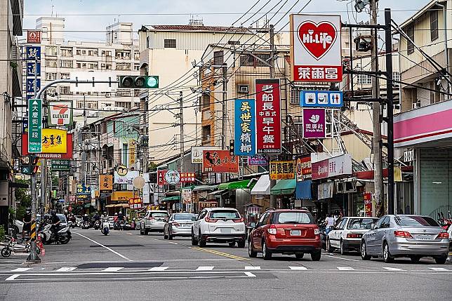 中國推多項刺激政策以穩定房市，不過餘屋問題仍嚴重，這些短期刺激政策能否維持長效仍有疑慮，也成為2025年台灣經濟與房市的變數之一。圖／好房網News記者林和謙攝