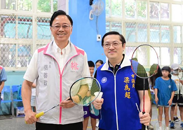 桃園市長張善政今日下午前往中壢區，出席「 113年度幸福桃園兒童羽球夏令營」。圖：市府提供