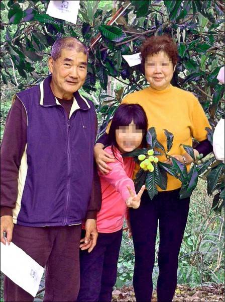 67歲老翁陳登科(左)與68歲簡姓妻子(右)結婚已逾40年。(取自臉書，記者周敏鴻翻攝)