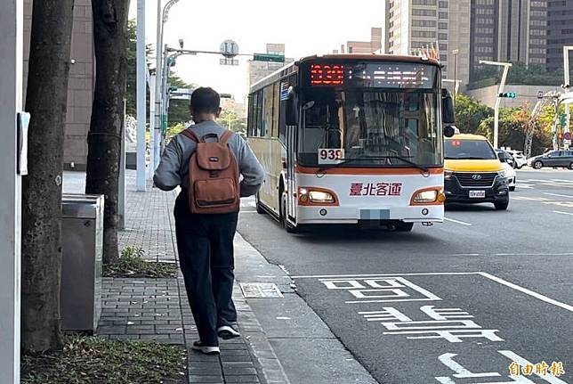 新北市鶯歌鳳鳴重劃區將試辦跳蛙公車直通台北市信義區路線。示意圖。(記者董冠怡攝)