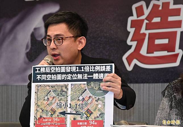 民進黨發言人卓冠廷質疑新北市地政局長汪禮國、工務局長祝惠美涉嫌散布假訊息，意圖打擊賴清德選情，來幫助國民黨總統候選人侯友宜，涉犯總統副總統選罷法，26日傍晚已由律師告發。(資料照，記者劉信德攝)