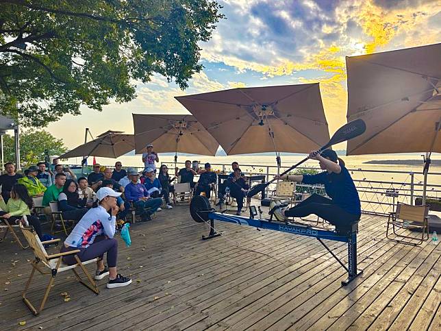 People learn the skills of kayaking at the Oasis Camp in Jingxi Town of Fuzhou City, southeast China's Fujian Province, April 28, 2024. (Xinhua/Zhou Yi)