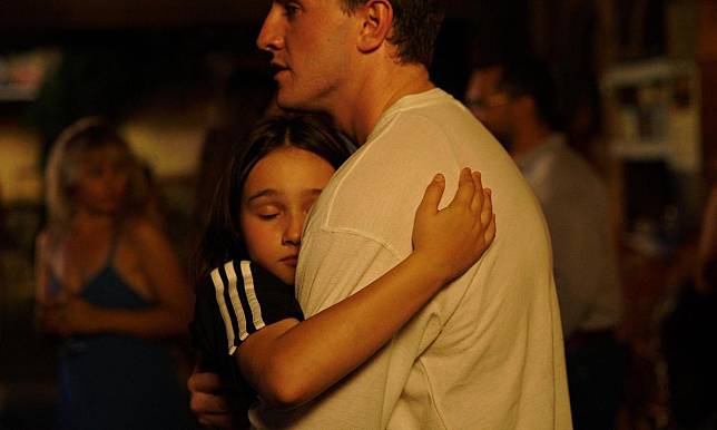 年僅27歲的保羅麥斯卡在戲裡有個11歲的女兒，沒想過有父親的角色會找上門。（CATCHPLAY提供）