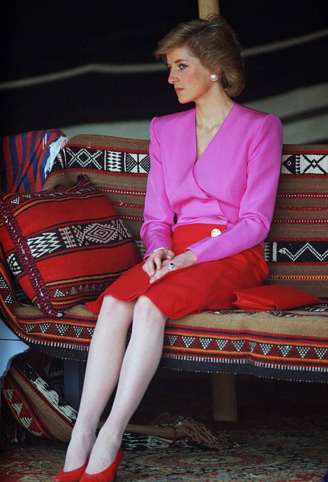 KUWAIT - MARCH 14: Diana, Princess of Wales at the Islamic Museum in Kuwait, The Princess is wearing a dress designed by fashion designer Catherine Walker (Photo by Tim Graham Photo Library via Getty Images)