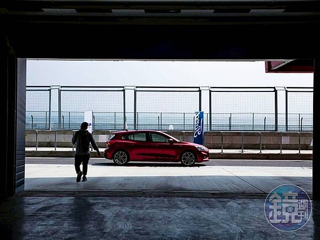 FORD第四代Focus在麗寶賽車場進行試駕。