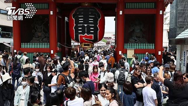 外籍旅客在疫情後湧入日本。（圖／達志影像美聯社）