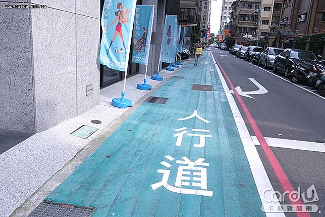 10月新制「行人優先區」上路，汽機車超速最高可罰3萬6000元(圖/卡優新聞網)