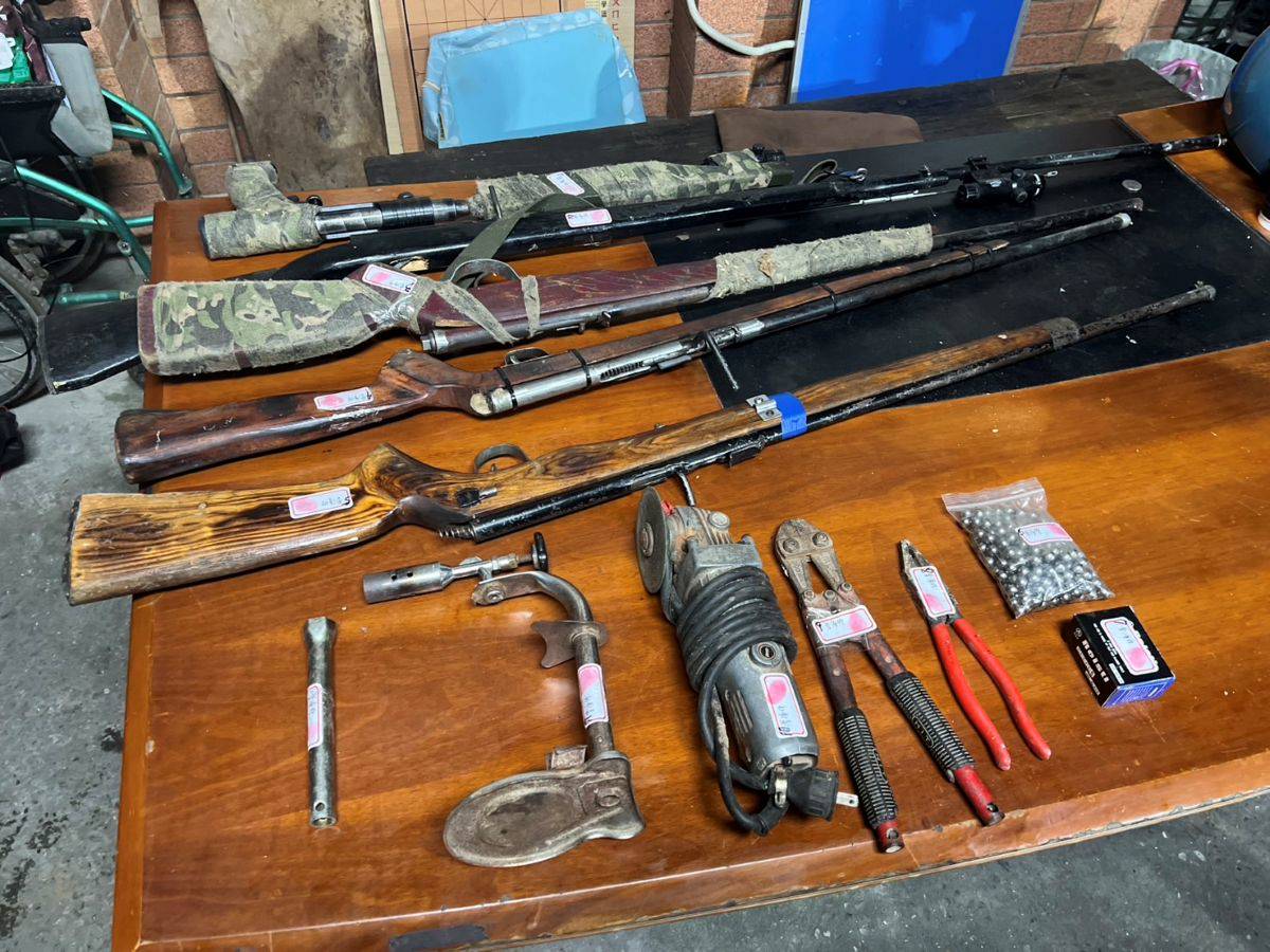 養賽鴿掩護改造槍械男子躲花蓮山區被查獲| 中廣新聞網| LINE TODAY