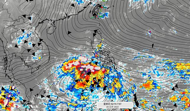 彭啟明表示，週日起鋒面報到，北台灣溼涼有雨，氣溫降至17度，而當前南海低壓擾動「閃電發展旺盛」，水氣預計在週日北上，配合鋒面帶來更多降雨。(擷取自氣象達人彭啟明臉書)