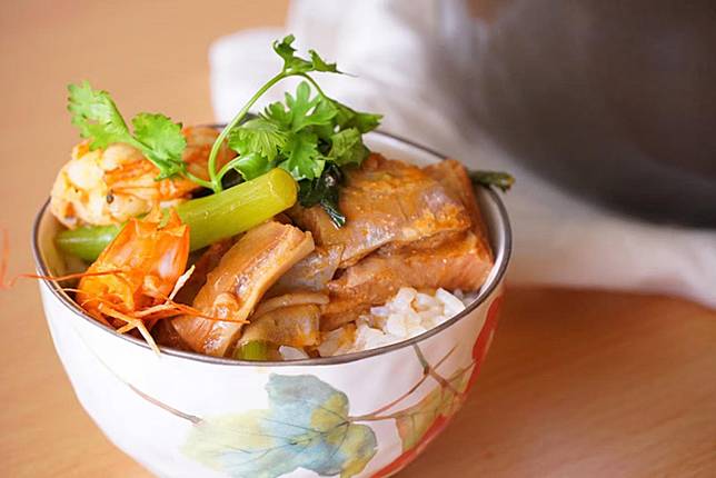 魚腹肉油脂跟鮮味都很足，再搭配上蝦子，十足下飯。（圖片來源／菜單研究所授權轉載，下同）