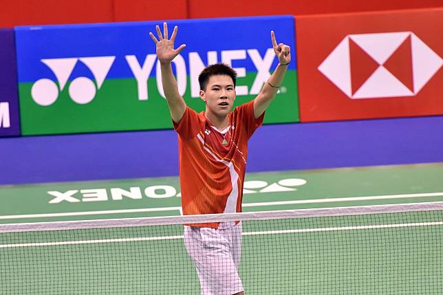 Hong Kong's Lee Cheuk-yiu celebrates victory with a “special gesture”. Photo: Sportsroad