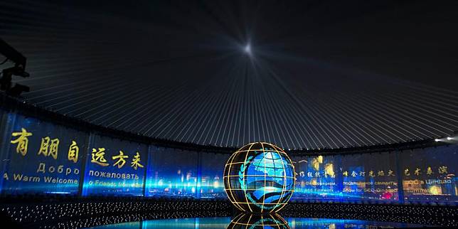 A lights and fireworks show takes place in Qingdao, the host city of the 18th Shanghai Cooperation Organization (SCO) summit, in east China's Shandong Province, June 9, 2018. (Xinhua/Li Xueren)