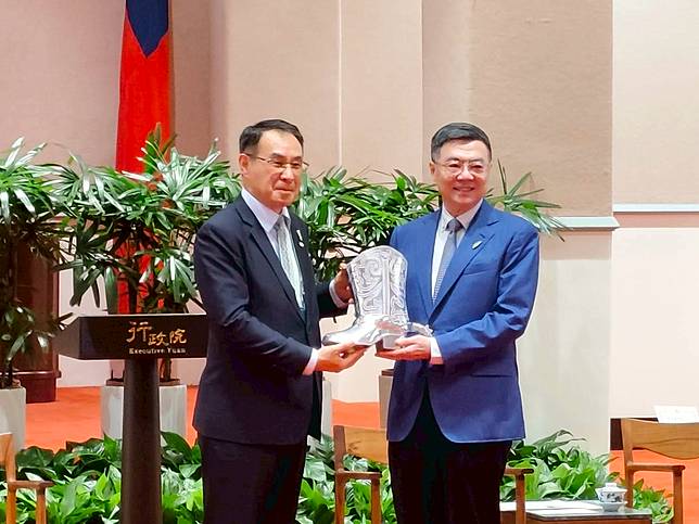 行政院長卓榮泰今天(21日)下午接見北美洲台灣商會聯合總會回國訪問暨投資考察團。(王韋婷攝)