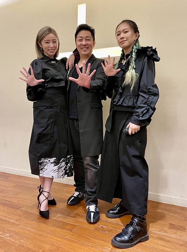 雖然艾成(中)先一步遠行，張芸京(右)和王瞳(左)還是決定發行「京成兄妹」迷你數位專輯《俠侶》。