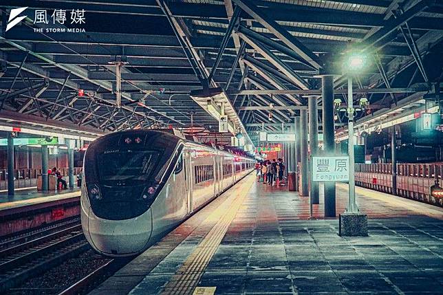 台鐵、台灣鐵路公司、豐原火車站、新自強EMU3000、豐原車站（資料照/洪煜勛攝）