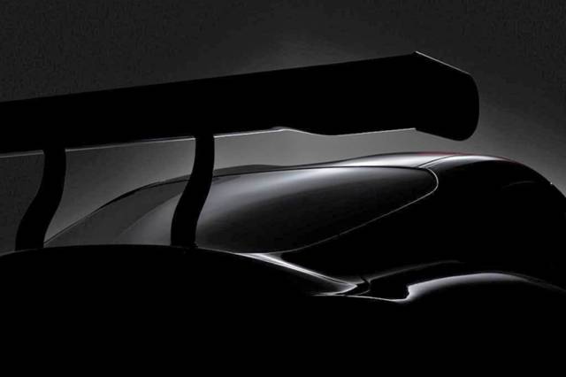 美國 Toyota 近日也在官方臉書上公布最新預告，可以看到是一款擁有超大尾翼的新車，同時官方還備註「傳奇回歸」。