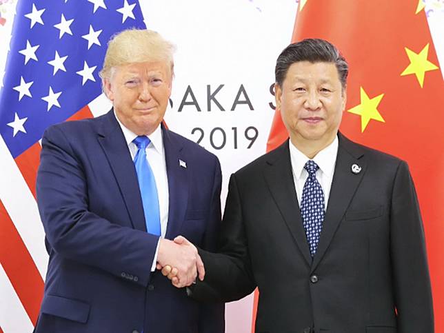 美中領袖T川普和習近平通話大約90分鐘。川普表示將接受習近平邀請，訪問中國。