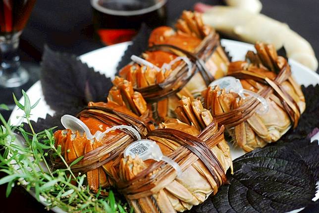 ▲每隻蟹都有產銷條碼，堅持活體產地直送（圖/奧丁丁市集）