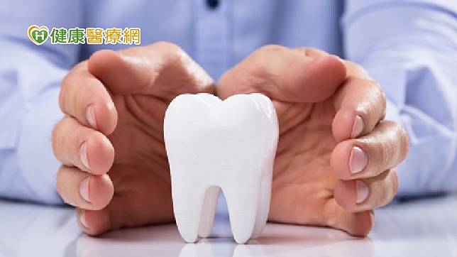 李佳燕主任表示，病患若需要進行根管治療，大部分都是因為蛀牙已經由外層的琺瑯質一路向內侵犯，穿過象牙質到達牙髓腔的情況。