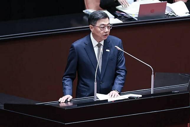 行政院長卓榮泰針對中聯致癌油事件，鬆口閣員不適任他會處理。（圖／記者朱永強攝影）