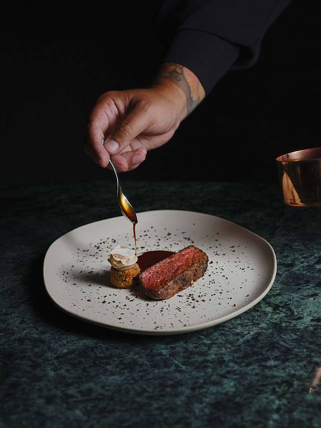 Angus beef, Yunnan wild mushroom, Amontillado sherry sauce (Photo: courtesy of Andō)