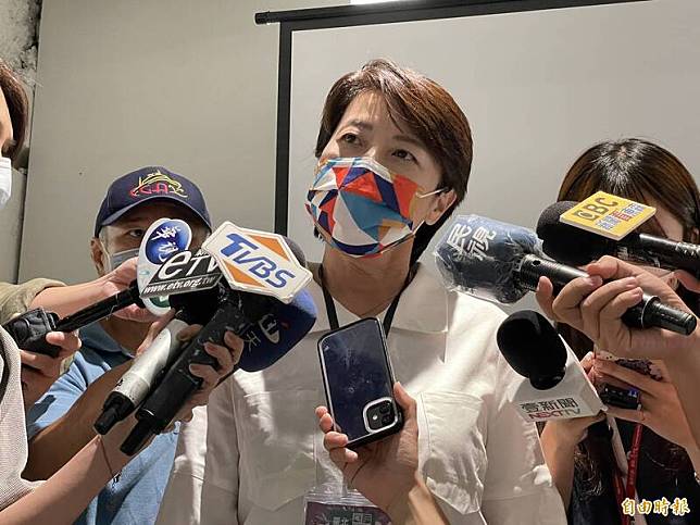無黨籍台北市長參選人黃珊珊今也嗆聲中央，強調兩岸關係不是台北市政府要負責。(記者鄭名翔攝)