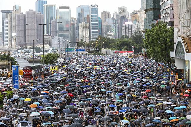 Protesters hold a massive rally in Hong Kong on August 18, 2019. Photo: Dickson Lee