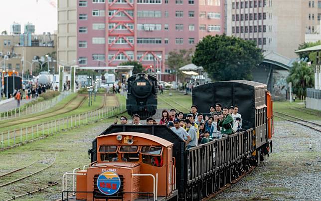 百年鐵道重啟1／哈瑪星號觀光列車復駛  鐵道園區新升級、31輛列車齊展示