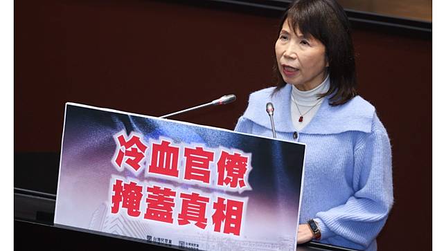 衛福部長照司司長祝健芳要求同仁「邊深蹲邊報告業務、PK伏地挺身」的行為，經調查後被認定不構成霸凌。民眾黨立委陳昭姿今（16）日踢爆，「伏地挺身」的當事人並未被約談，並要求衛福部重啟調查。陳品佑攝