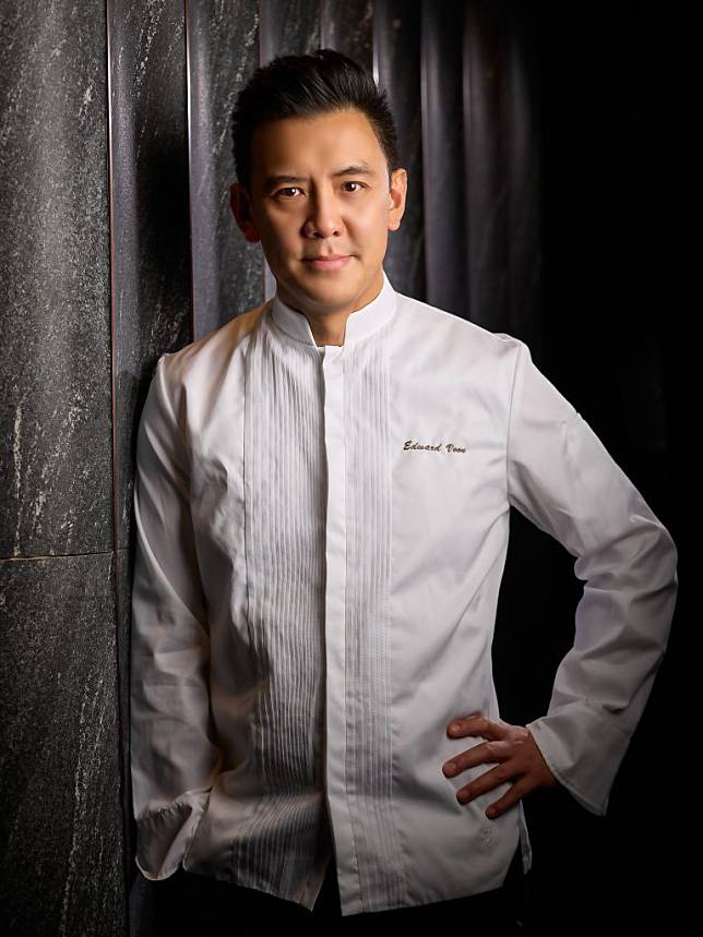 Edward曾於2005年帶領新加坡隊在「世界廚藝大師大賽」（Salon Culinaire Mondial）勇奪總冠軍。