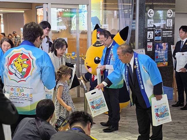 能登寶可夢機場啟用首日便吸引了鋪天蓋地的粉絲前來朝聖。（翻攝自@noto_airport X）